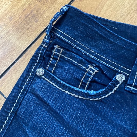 Silver suki jean capris - Picture 2 of 7